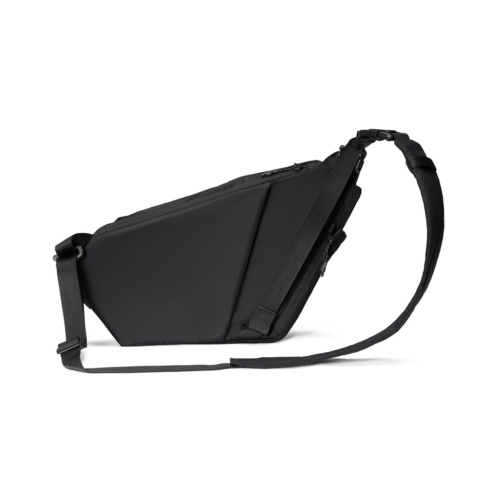 NIID FINO V Ultra-Slim Tech Right-Handed Sling Bag (2.5L)