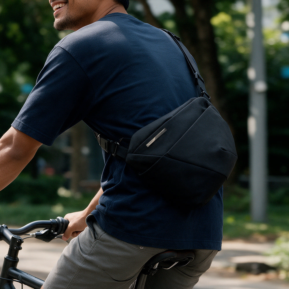NIID FINO V Ultra-Slim Tech Right-Handed Sling Bag (2.5L)