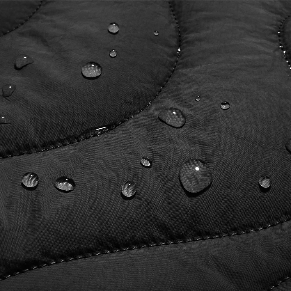 GRS-Certified Design
Crafted with sustainable materials, chosen for durability and eco-conscious touch.