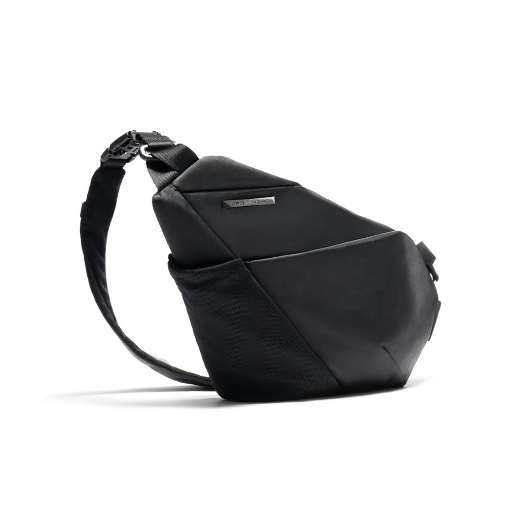 NIID FINO V Ultra-Slim Tech Right-Handed Sling Bag (2.5L)