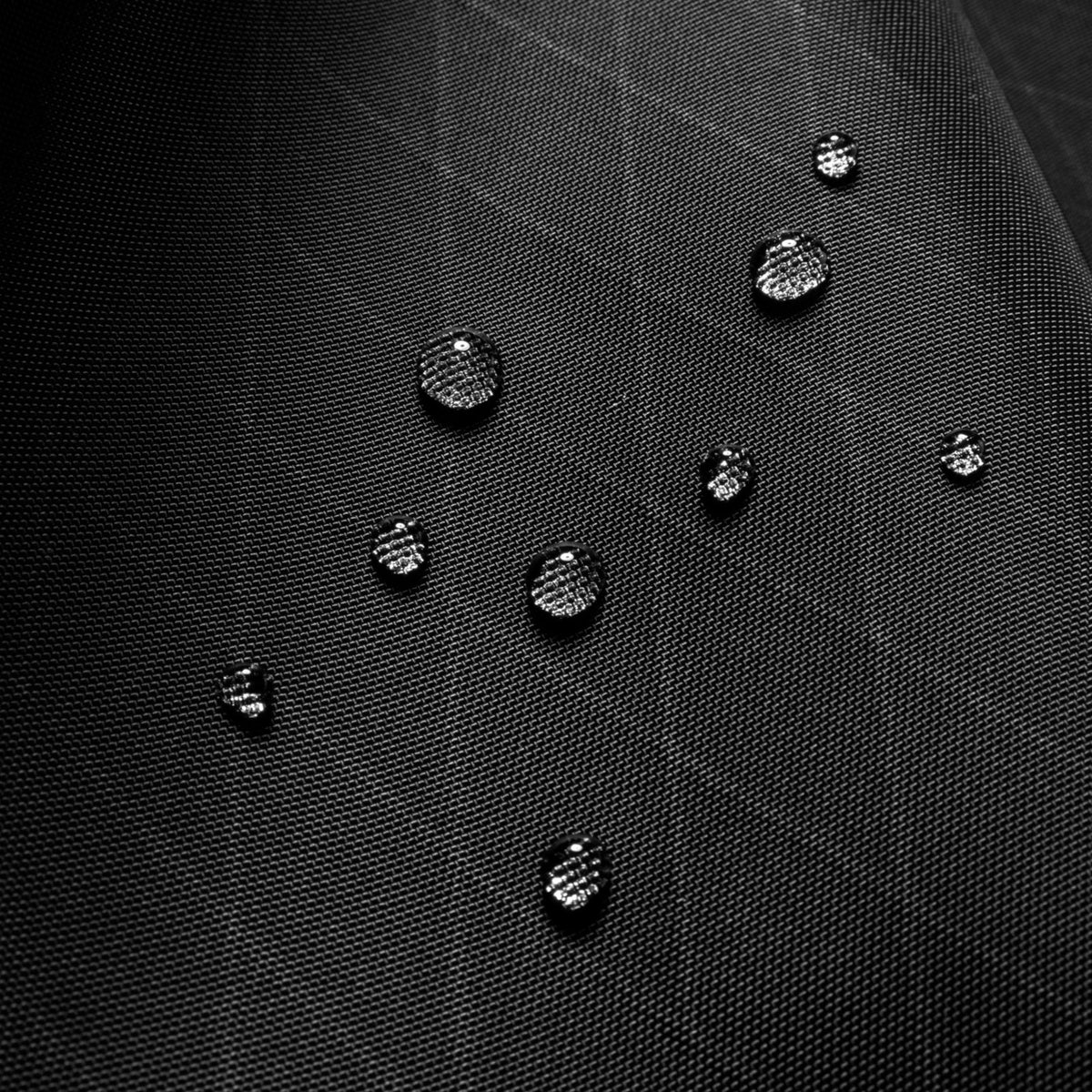 tomtoc X-Pac Sling Bag Small (3L) T21S1D2 crafted from X-Pac VX21 performance fabric, the 3L sling delivers a lightweight, water-repellent construction with a distinctive technical look suited to commuting, city movement and travel.