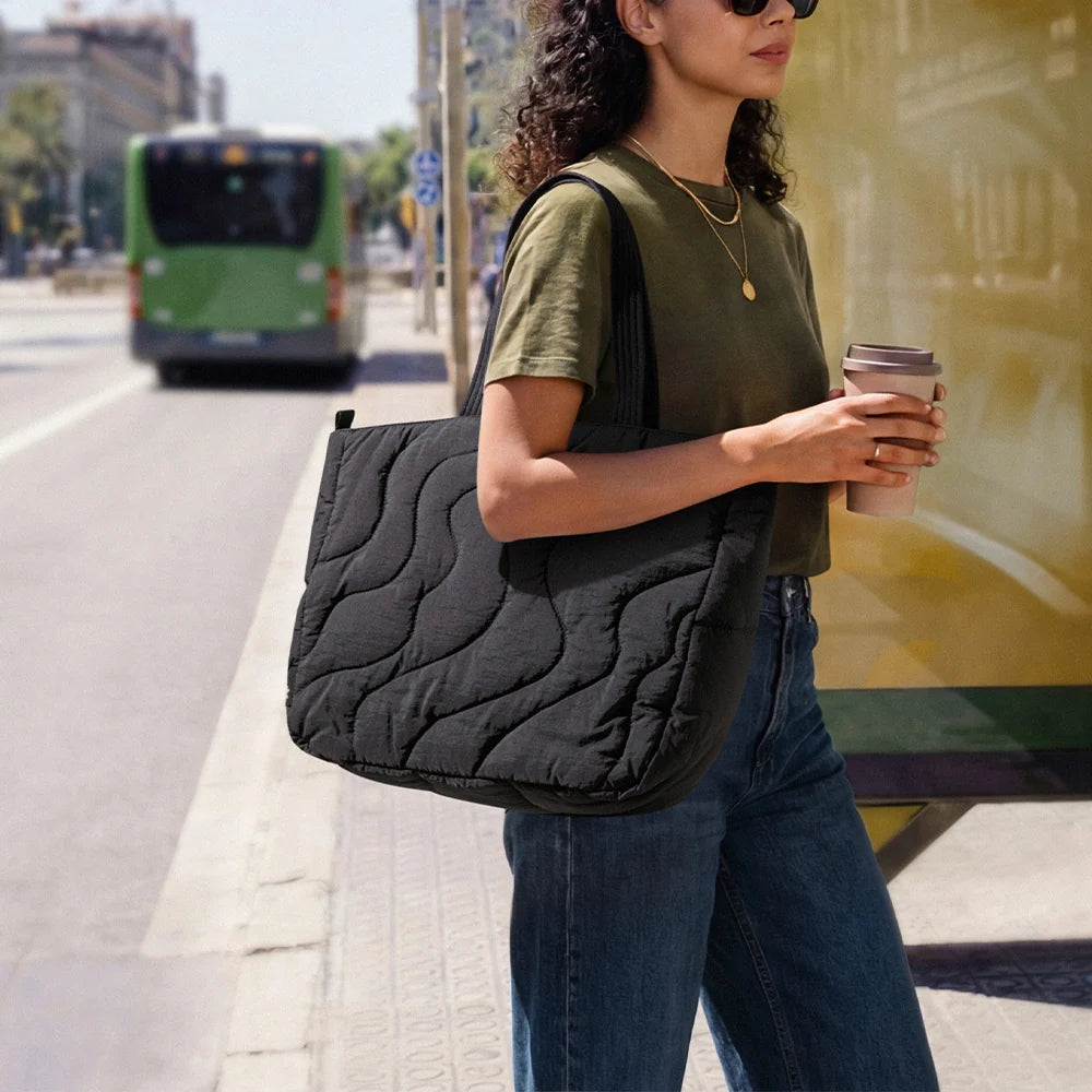 Terra Puffy Laptop Tote Medium (13.5L) - T38M1D1 lifestyle